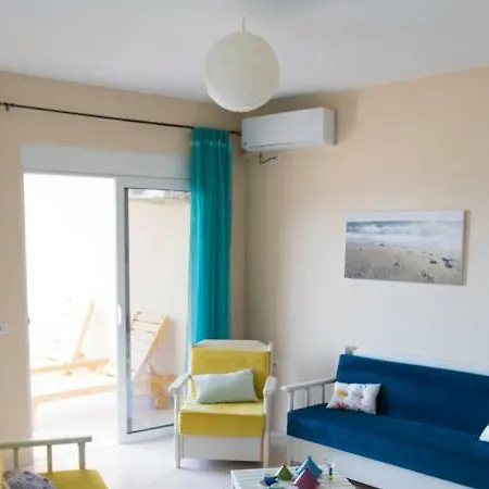 Apartment Layos Sea View